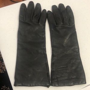 Leather gloves